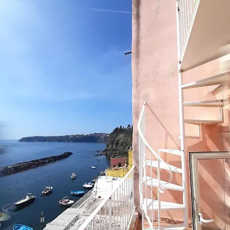La Romantica - Corricella Terrace Apartment