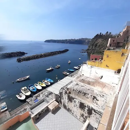 Apartment La Romantica - Corricella Terrace