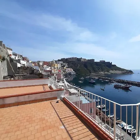 La Romantica - Corricella Terrace