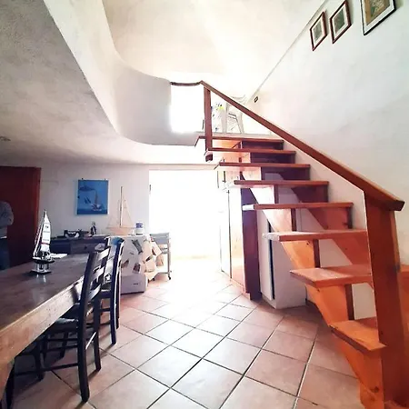 La Romantica - Corricella Terrace *